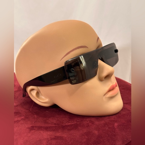 NWT ALAIA ALAÃA Lettering Logo Rectangular Sunglasses in Black & Grey NEW FWRD - Picture 5 of 13
